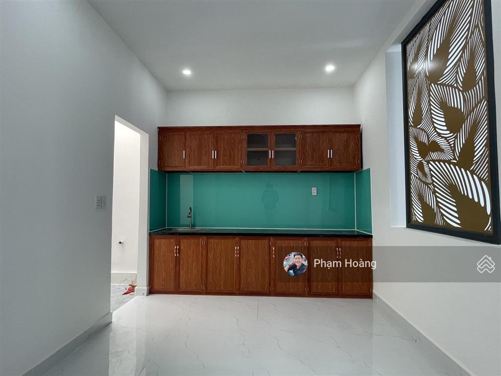 Bán nhà p đông hòa dĩ an bình dương cũ dt 70m ngang 5 có pn dưới nhà gần chợ nhà thờ xe hơi tận cửa