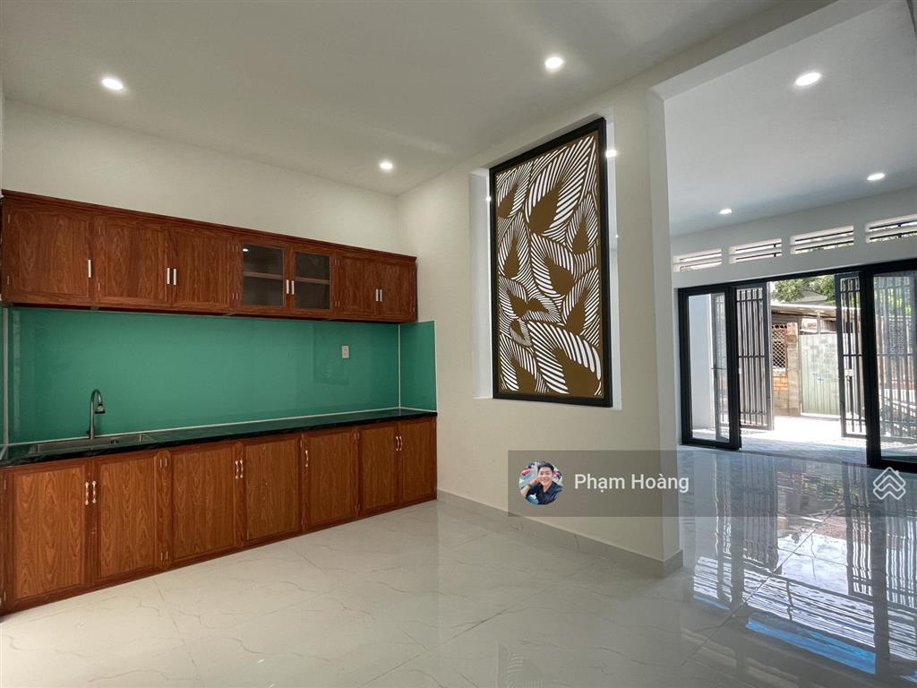 Bán nhà p đông hòa dĩ an bình dương cũ dt 70m ngang 5 có pn dưới nhà gần chợ nhà thờ xe hơi tận cửa
