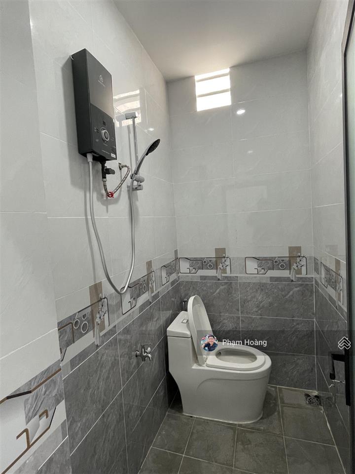 Bán nhà p đông hòa dĩ an bình dương cũ dt 70m ngang 5 có pn dưới nhà gần chợ nhà thờ xe hơi tận cửa