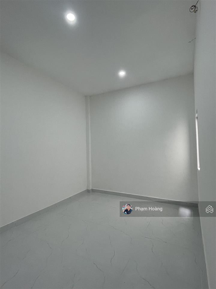Bán nhà p đông hòa dĩ an bình dương cũ dt 70m ngang 5 có pn dưới nhà gần chợ nhà thờ xe hơi tận cửa