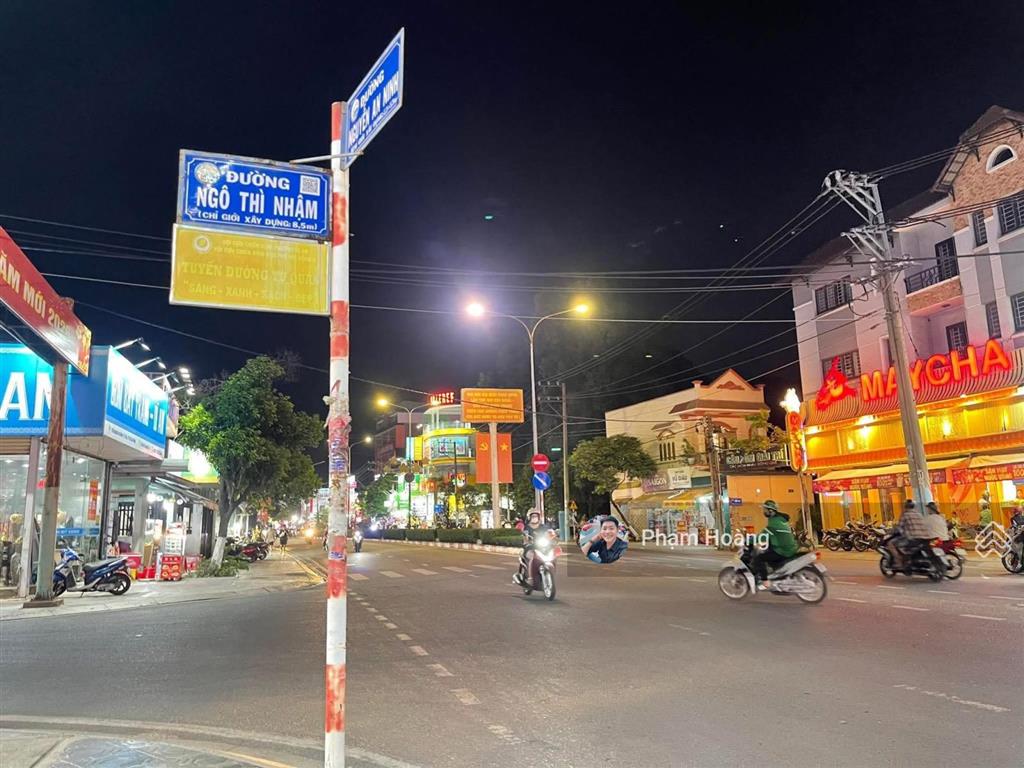 Lô đất đường ngô thì nhậm giáp trung tâm hành chính di an , thông ra nguyễn an ninh dt 95,3m 5tyx