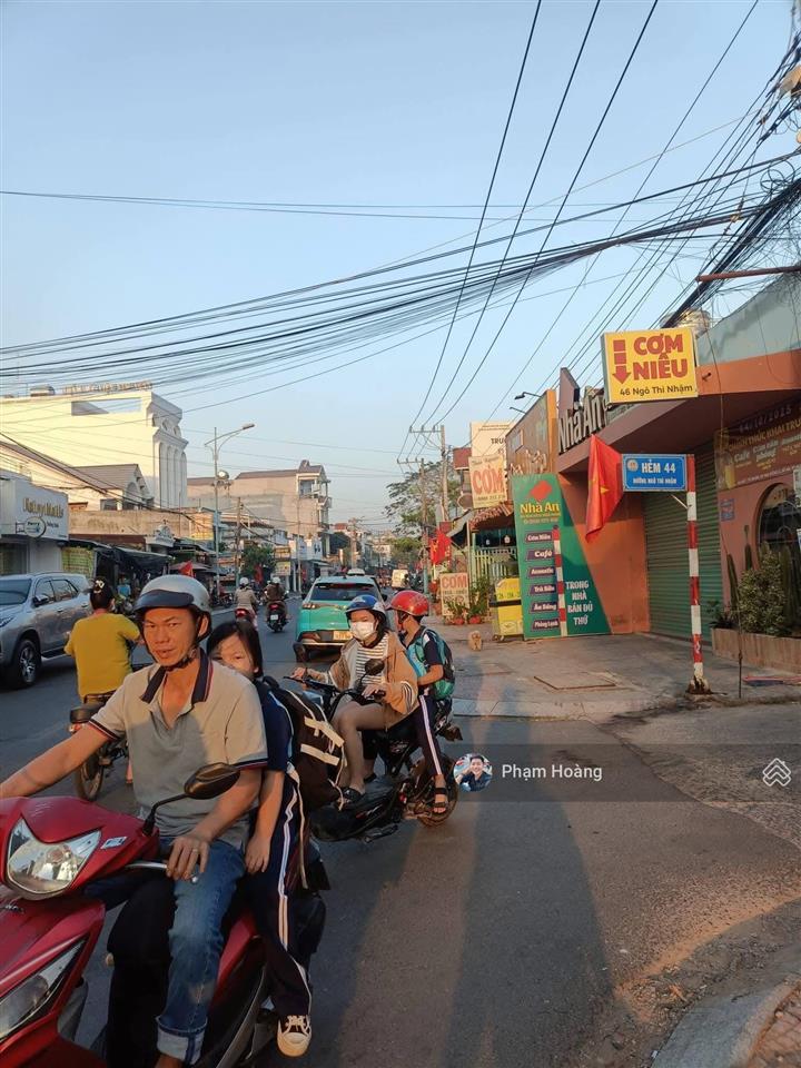 Lô đất đường ngô thì nhậm giáp trung tâm hành chính di an , thông ra nguyễn an ninh dt 95,3m 5tyx