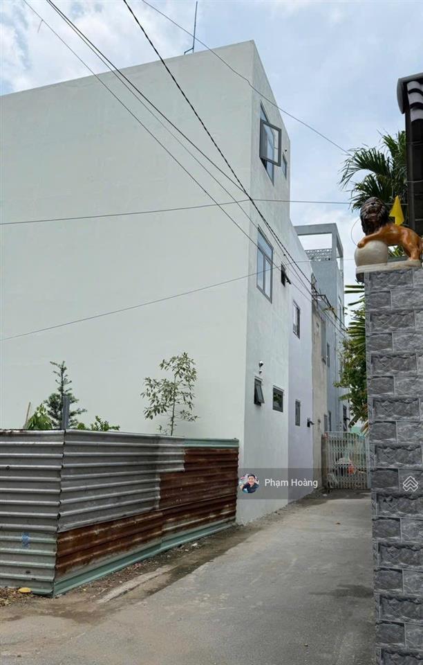 Chính chủ bán nhà mới xây ngay ngã tư chiêu liêu hai mặt tiền trước sau dt 64m gần chợ trường học