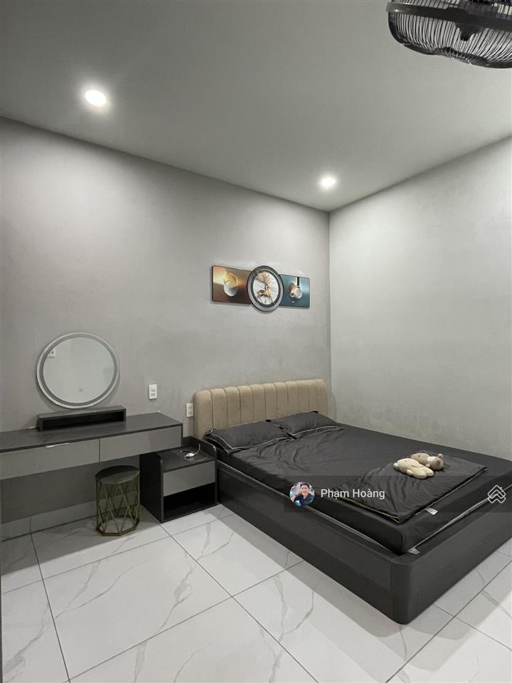 Bán nhà mặt tiền có tên đường dt 101m ngang 5 nhà trệt lầu 3pn sân oto gần chợ trường học giá 7,2ty