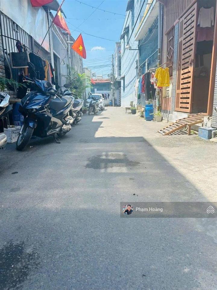 Bán nhà gần ttyt dĩ an bình dương cũ, dt 60m2, ngang 4,65m, giá bán 3 tỷ 350, có 2pn