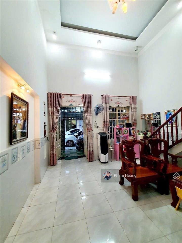 Bán nhà gần ttyt dĩ an bình dương cũ, dt 60m2, ngang 4,65m, giá bán 3 tỷ 350, có 2pn