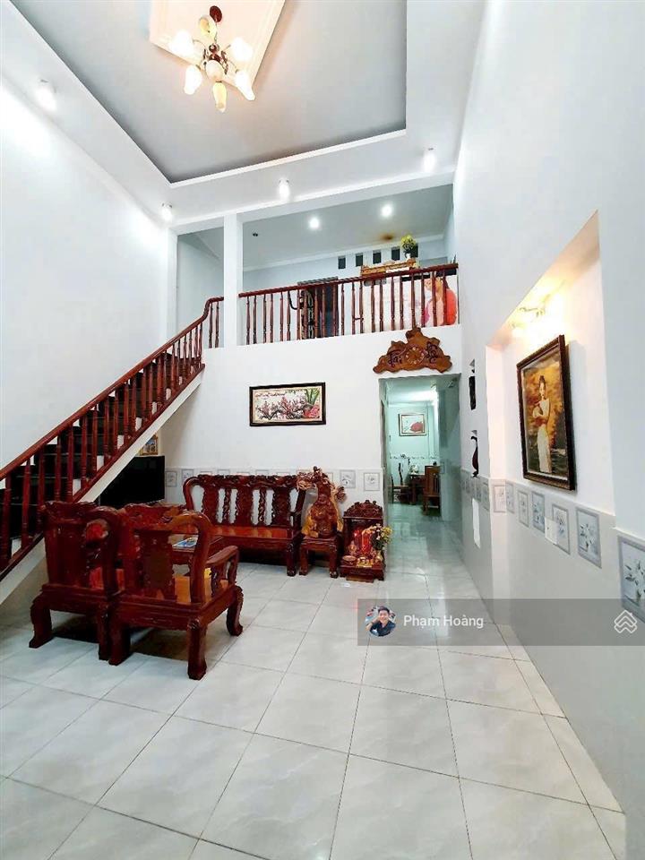 Bán nhà gần ttyt dĩ an bình dương cũ, dt 60m2, ngang 4,65m, giá bán 3 tỷ 350, có 2pn