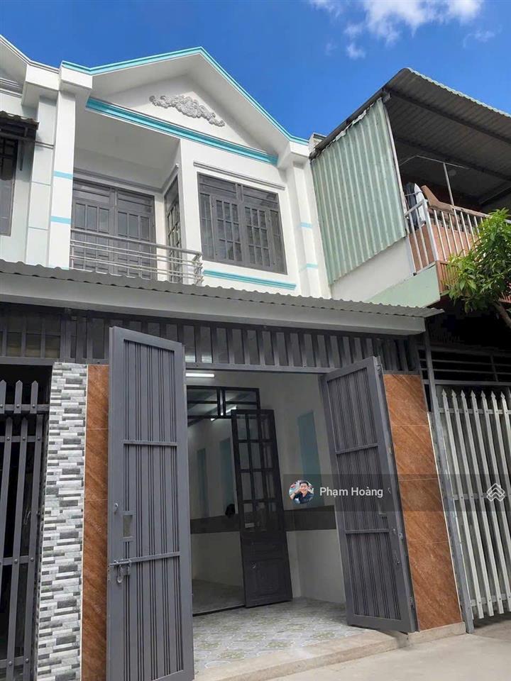 Nhà 1 lầu 1 trệt, xây kiên cố dt 58 m², 3 pn 2 wc, phòng thờ, pk, sân xe rộng tại dĩ an bình dương