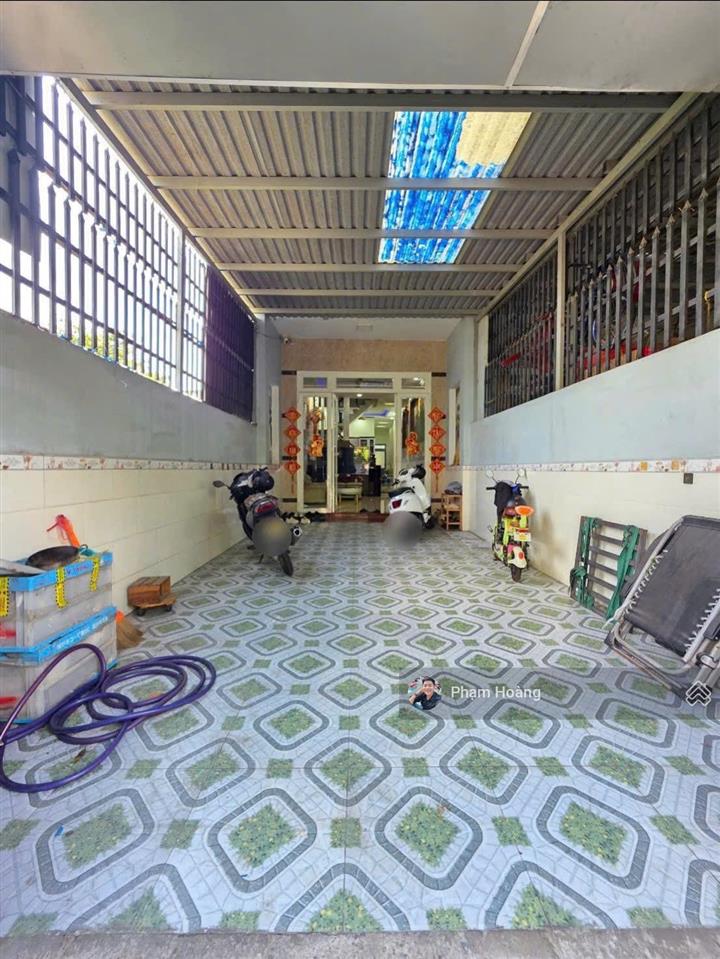 Bán nhà sát chợ đông hòa p. đông hòa, tp. dĩ an cũ
dt 101m2 thổ cư 70m2 ( 4x25m ) nhà 1 trệt 1 lầu