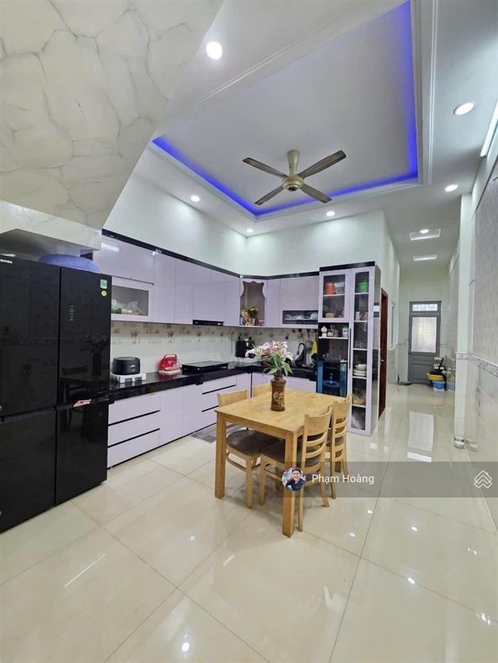 Bán nhà sát chợ đông hòa p. đông hòa, tp. dĩ an cũ
dt 101m2 thổ cư 70m2 ( 4x25m ) nhà 1 trệt 1 lầu