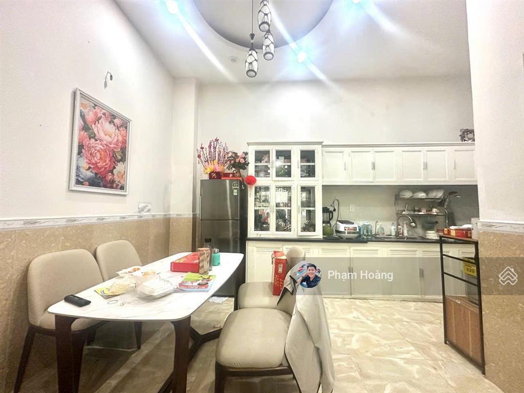 Bán nhà trệt lầu p đông hòa hcm (bd cũ) dt 60m2 ngang 5,2m đường oto tới tận cửa gần cụm trường học