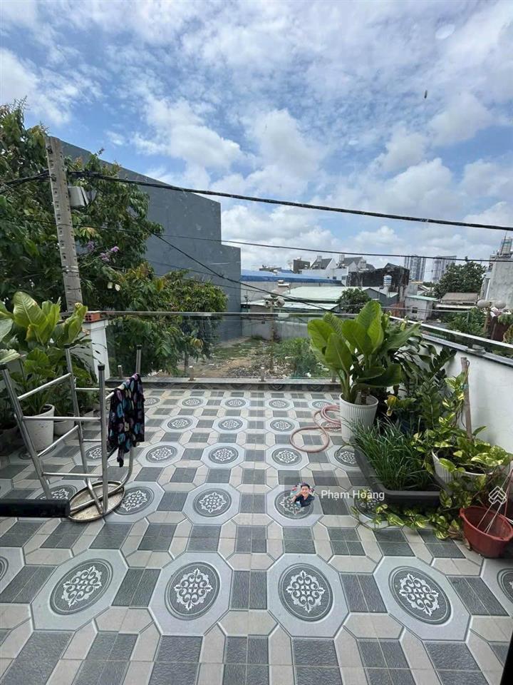 Chính chủ cần bán nhà đẹp mới 1 trệt 2 lầu sân xe hơi đông hòa, tp hcm dt 88m2 full thổ cư