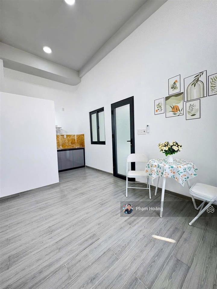 Chdv quốc lộ 1k đông hòa 99m 12 phòng thu 54tr/tháng 3 tầng căn hộ dịch vụ mới ngay làng đại học