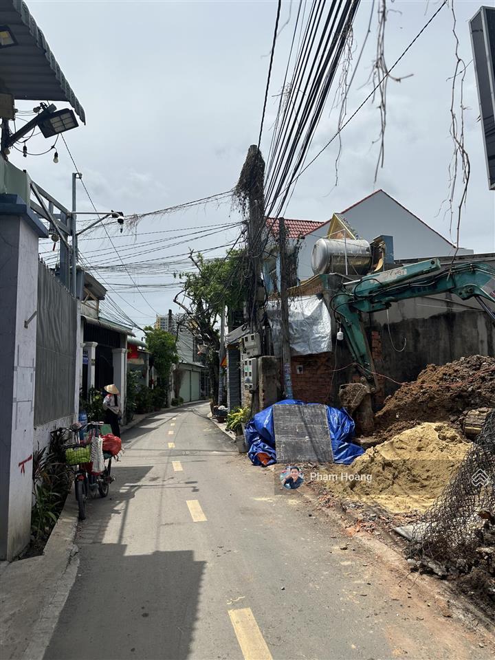 Bán đất đẹp trục hai bà trưng trung tâm p. dĩ an giá tốt 4,5 tỷ ngang 6m dt 100m2 gần siêu thị go