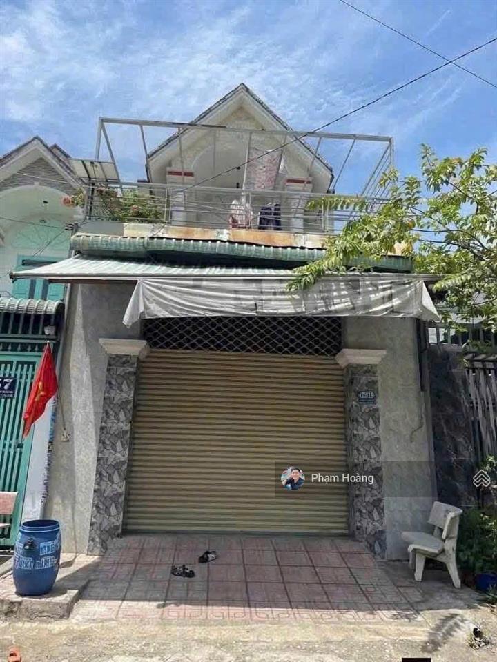 Chủ cần bán gấp chỉ 6 tỷ còn bớt nhà lầu trệt đường 12m ngay bigc go dĩ an dt 103m2 ngang 5,3m