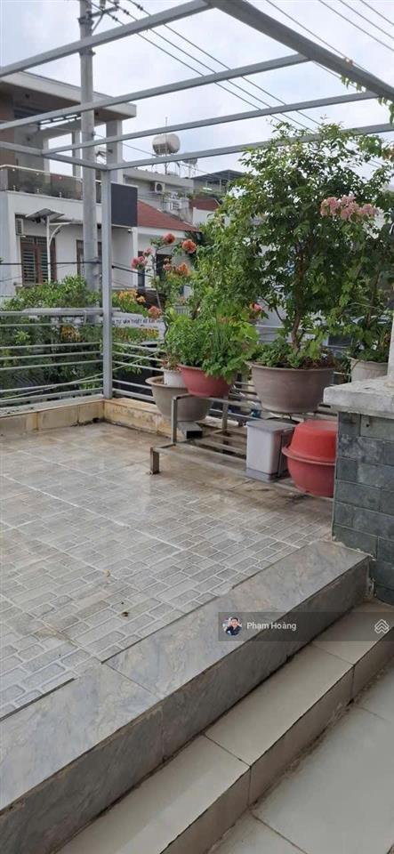 Chủ cần bán gấp chỉ 6 tỷ còn bớt nhà lầu trệt đường 12m ngay bigc go dĩ an dt 103m2 ngang 5,3m