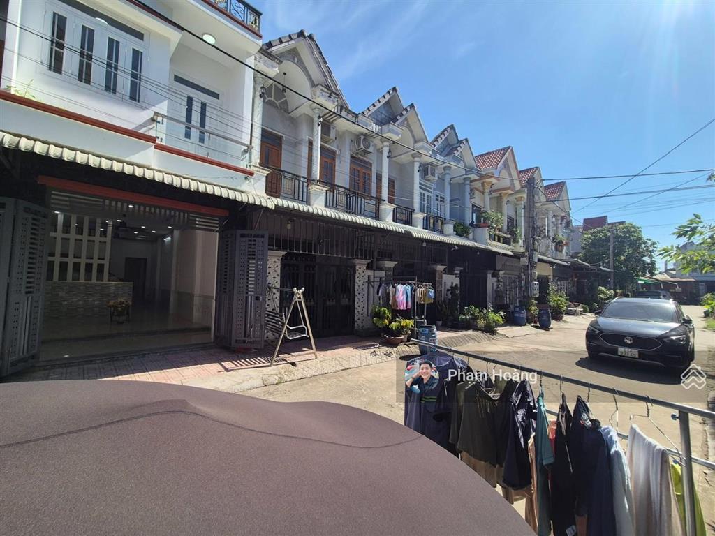 Ha giá bán nhà sổ riêng trung tâm đông hòa hcm bình dương cũ dt60,5m gần go dĩ an  chợ  làng đhqg