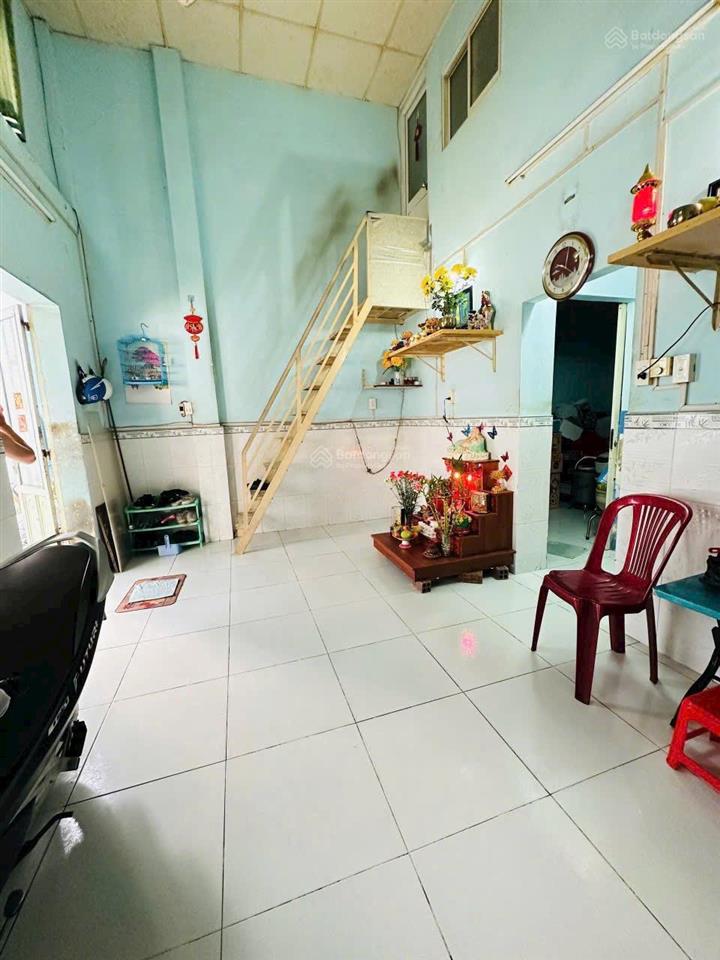 Bán nhà mặt tiền hẻm  oto đậu cách nhà 50m  quận 7