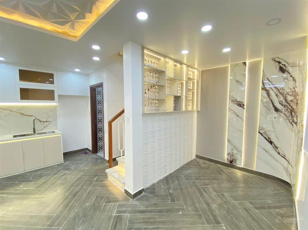 Bán nhà đẹp sổ hồng riêng  gần mặt tiền đường  quận 7