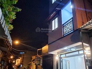 Bán nhà mặt tiền đường số  hẻm thông xe hơi chạy ngang nhà  quận 7