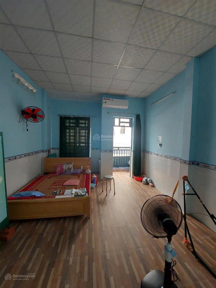 Bán nhà shr  4.55x10m  có sân để xe thoải mái  huỳnh tấn phát  q7