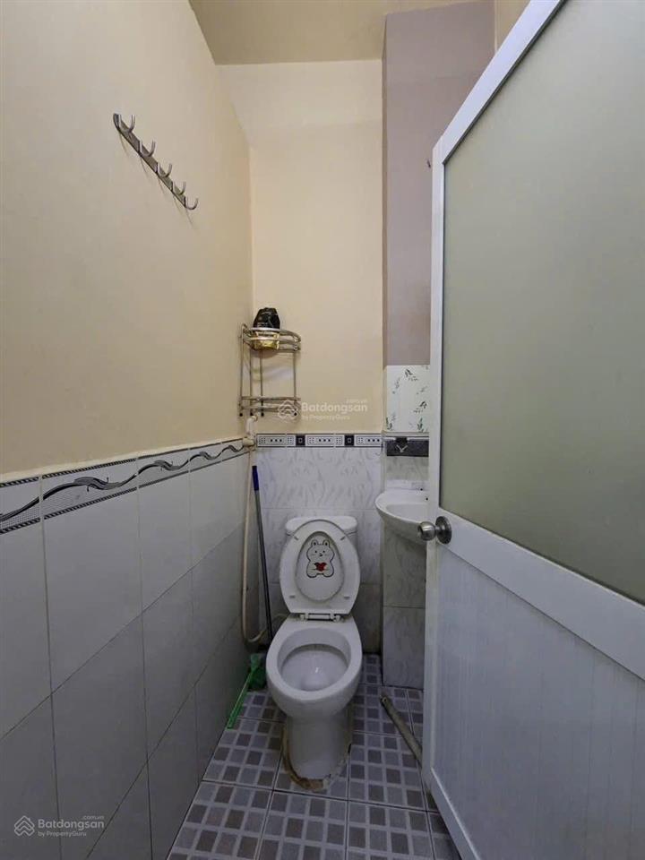 Bán nhà 1 lầu đúc  gần đường xe hơi  tt. nhà bè