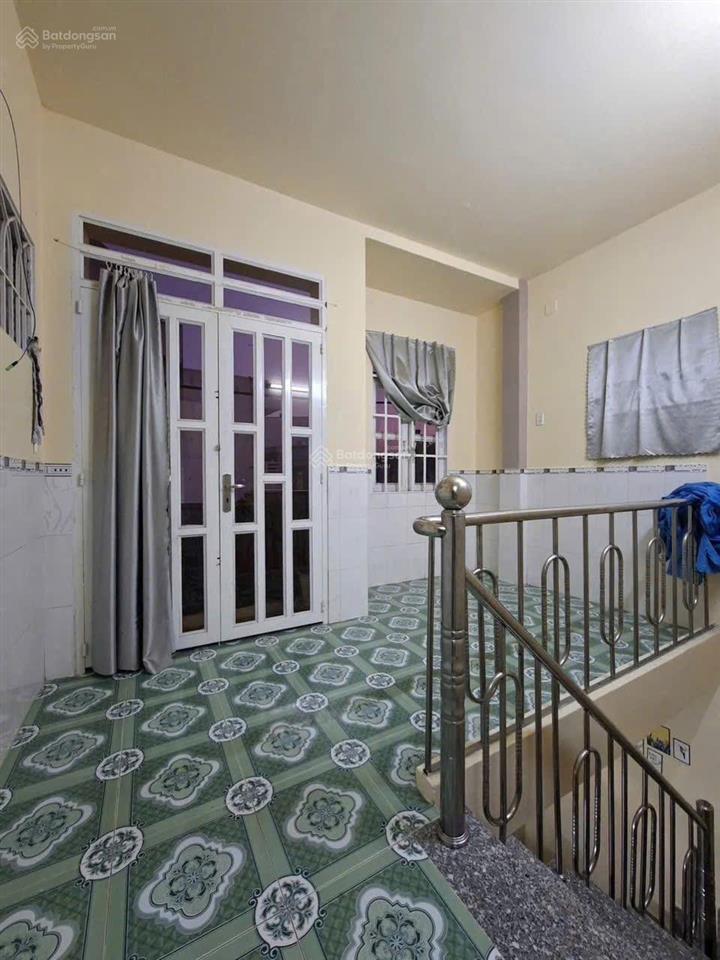 Bán nhà 1 lầu đúc  gần đường xe hơi  tt. nhà bè