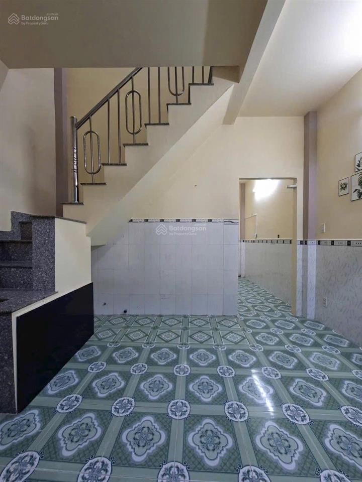 Bán nhà 1 lầu đúc  gần đường xe hơi  tt. nhà bè