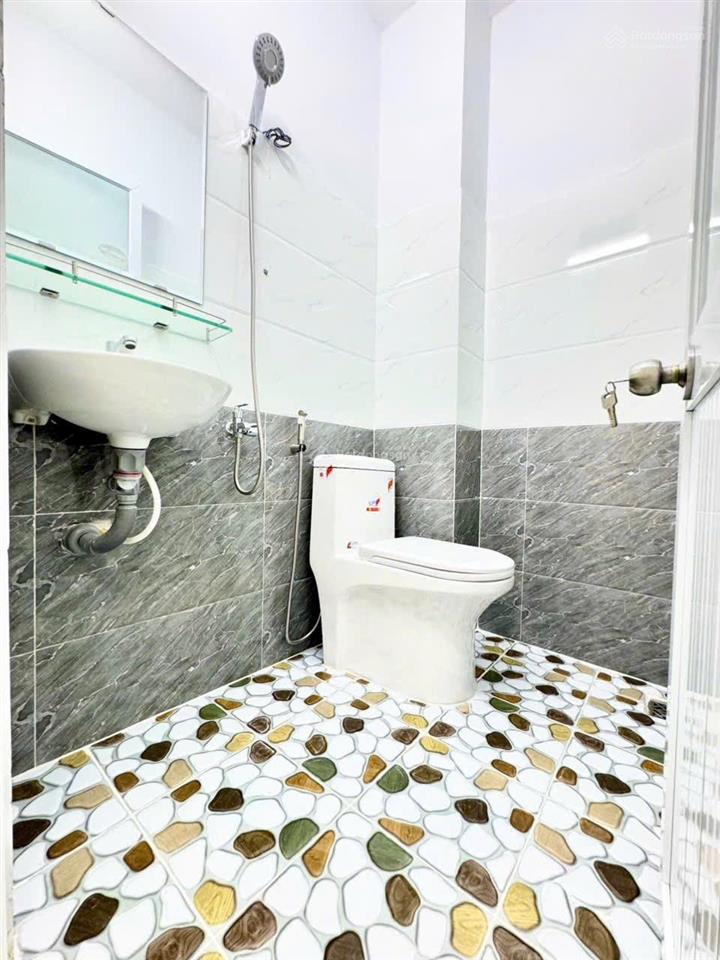 Bán nhà đẹp  3x11m  đào tông nguyên  nhà bè