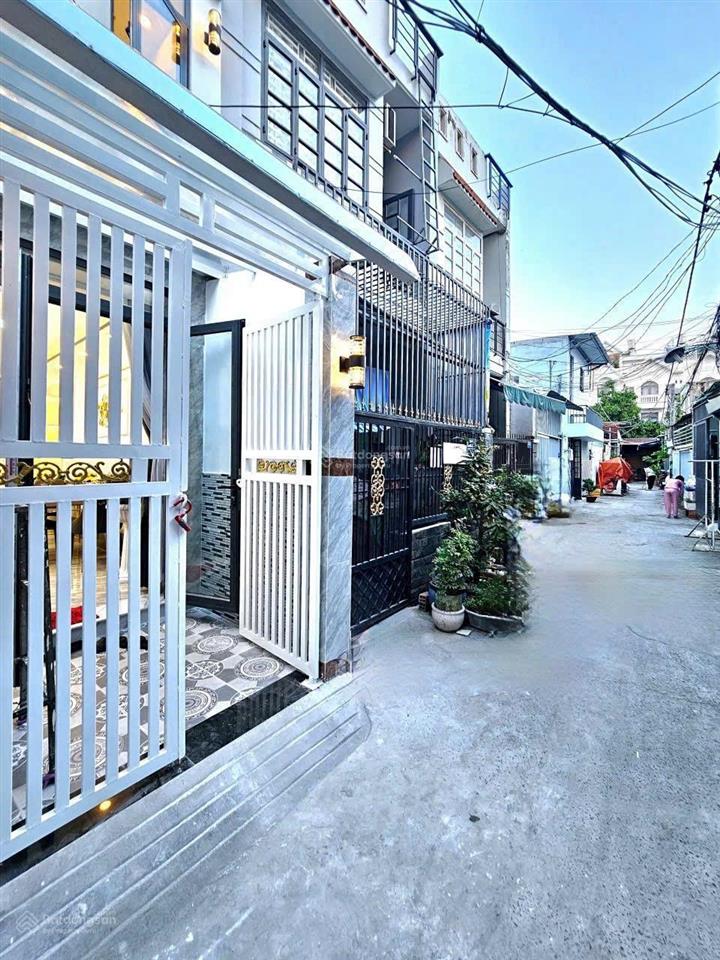 Nhà đẹp cần bán nở hậu  3pn  huỳnh tấn phát  nhà bè