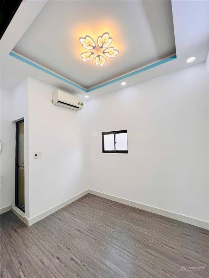 Bán nhà mặt tiền hẻm chính kinh doanh  tt. nhà bè