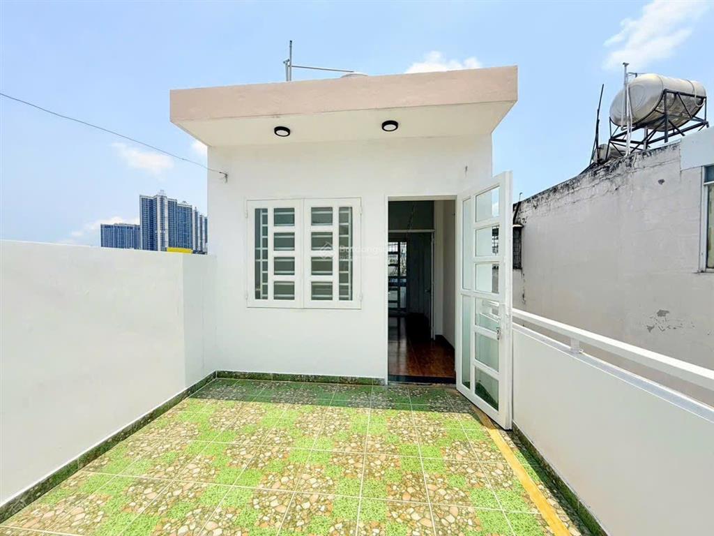 Bán nhà đẹp 6pn  2 lầu + sân thượng  huỳnh tấn phát  quận 7