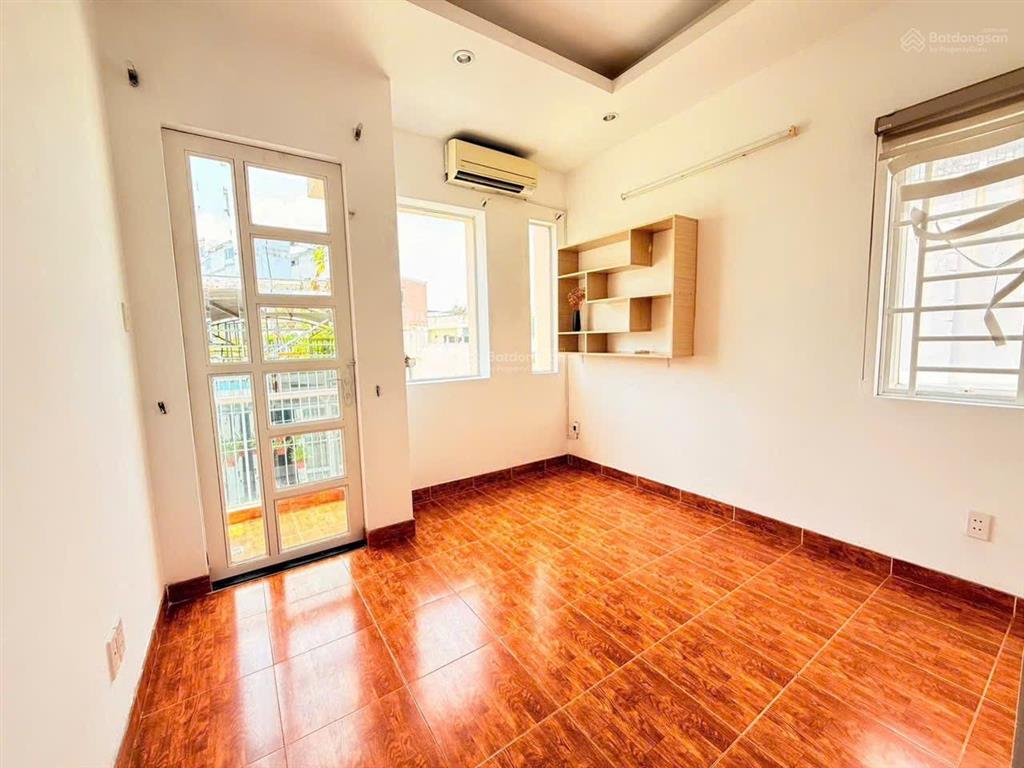 Bán nhà đẹp 6pn  2 lầu + sân thượng  huỳnh tấn phát  quận 7