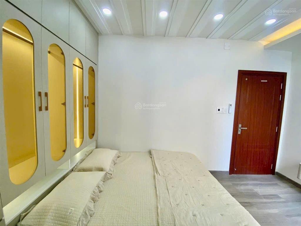 Bán nhà đẹp mặt tiền hẻm kinh doanh  huỳnh tấn phát quận 7
