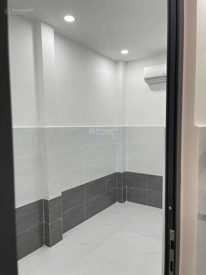 Nhà mặt tiền hẻm xe hơi chạy ngang  có thể kinh doanh nhỏ lẻ  nguyễn thị thập  quận 7