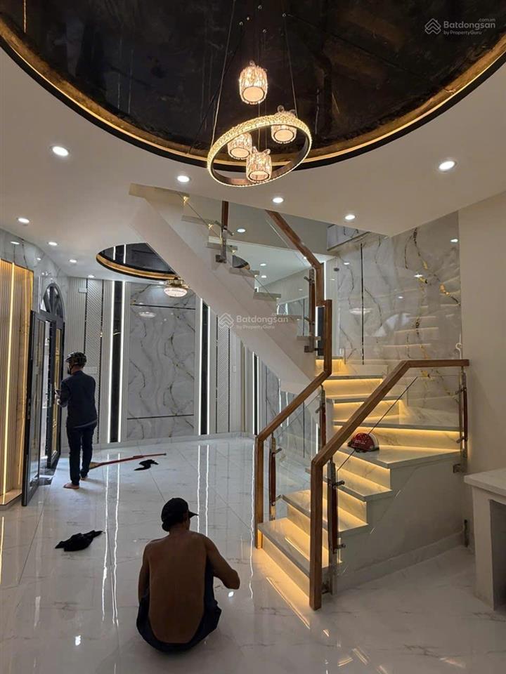 Bán nhà đẹp sổ hồng riêng  nở hậu  lê văn lương  quận 7