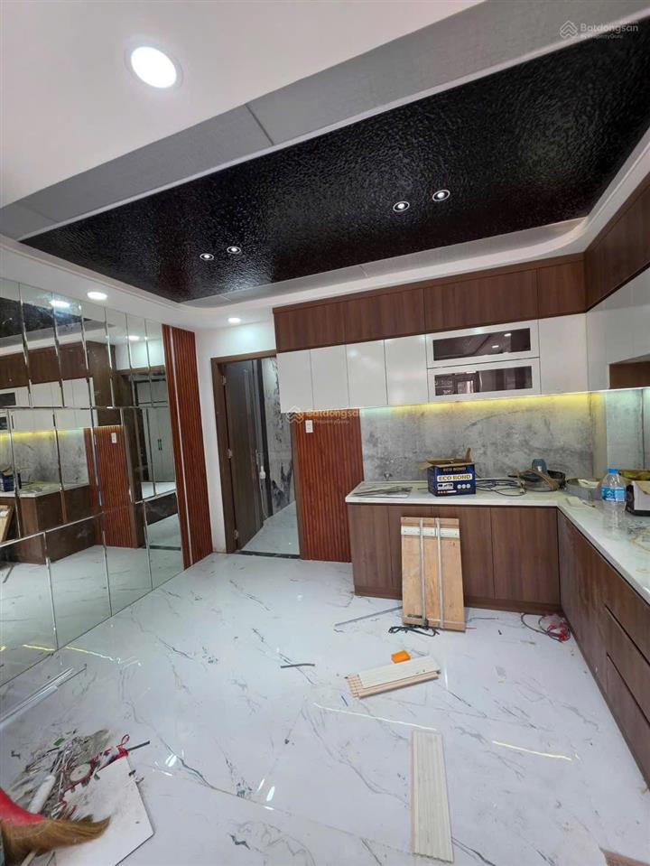 Nhà quận 7  xe hơi đậu cách nhà 5m  4mx12m  huỳnh tấn phát