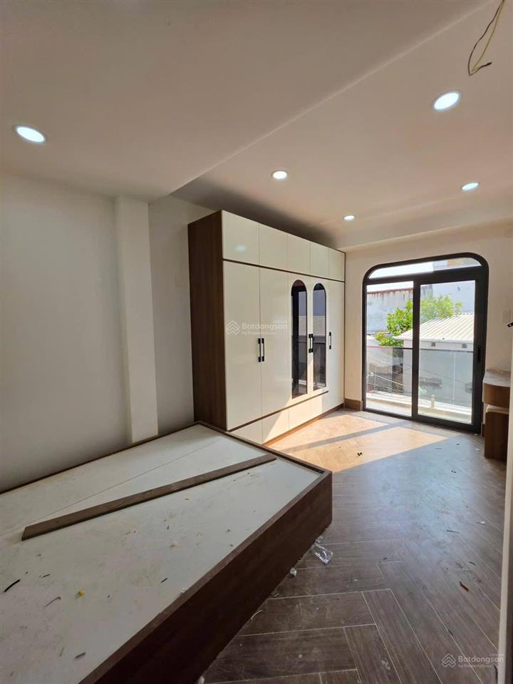 Nhà quận 7  xe hơi đậu cách nhà 5m  4mx12m  huỳnh tấn phát
