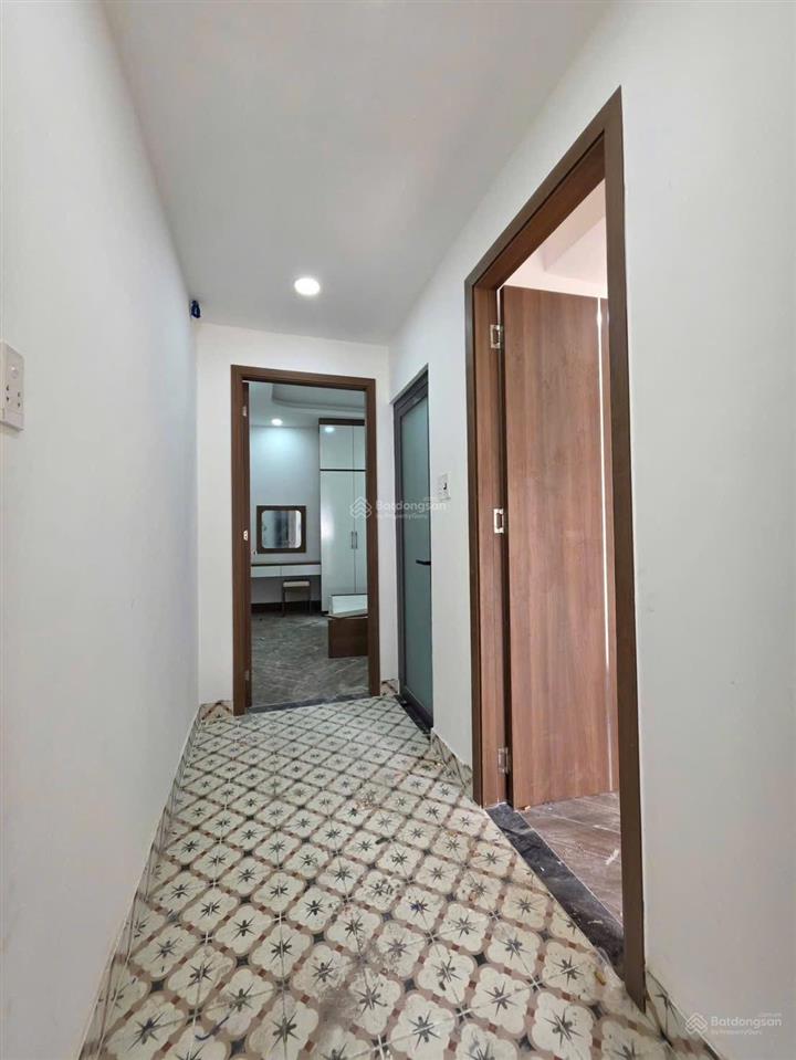 Nhà quận 7  xe hơi đậu cách nhà 5m  4mx12m  huỳnh tấn phát
