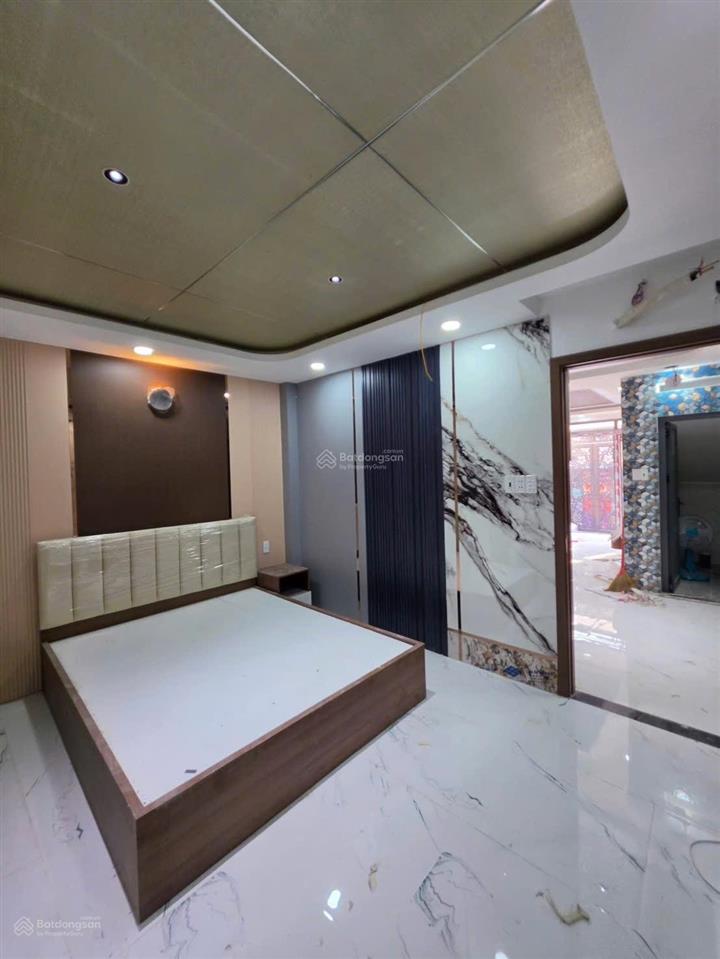 Nhà quận 7  xe hơi đậu cách nhà 5m  4mx12m  huỳnh tấn phát