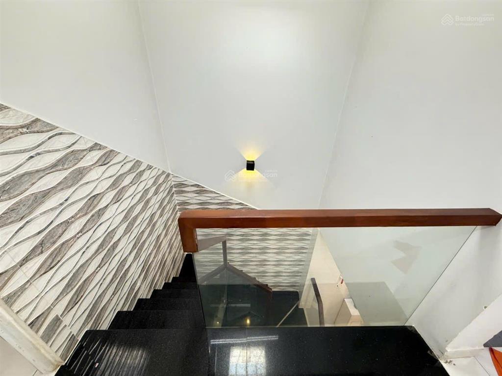 Bán nhà đẹp kiên cố  3.2x10m  huỳnh tấn phát  quận 7