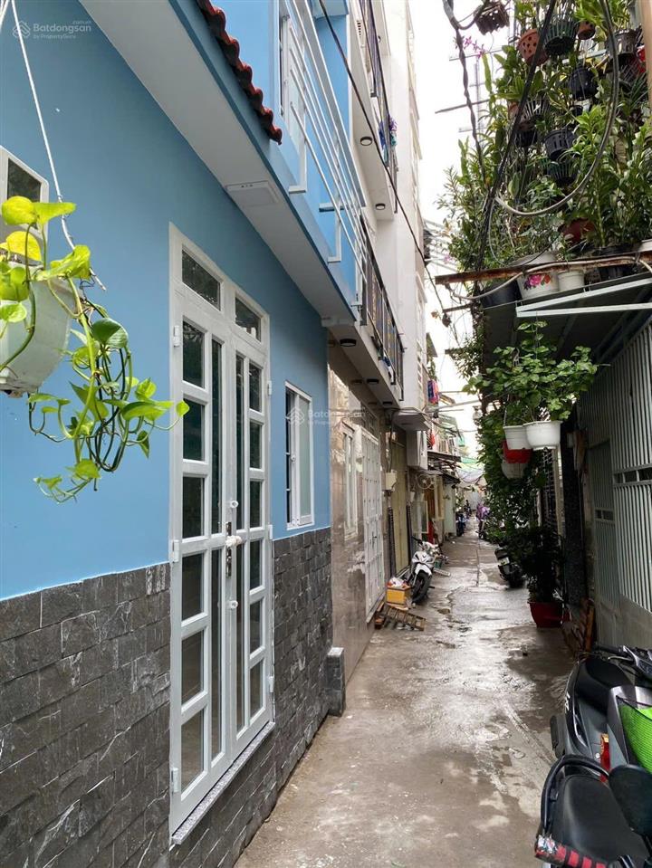 Bán nhà 2 lầu + sân thượng  đường trần xuân soạn