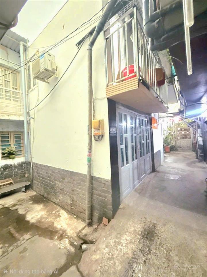 Bán nhà 2 phòng ngủ  gần mặt tiền đường  q7