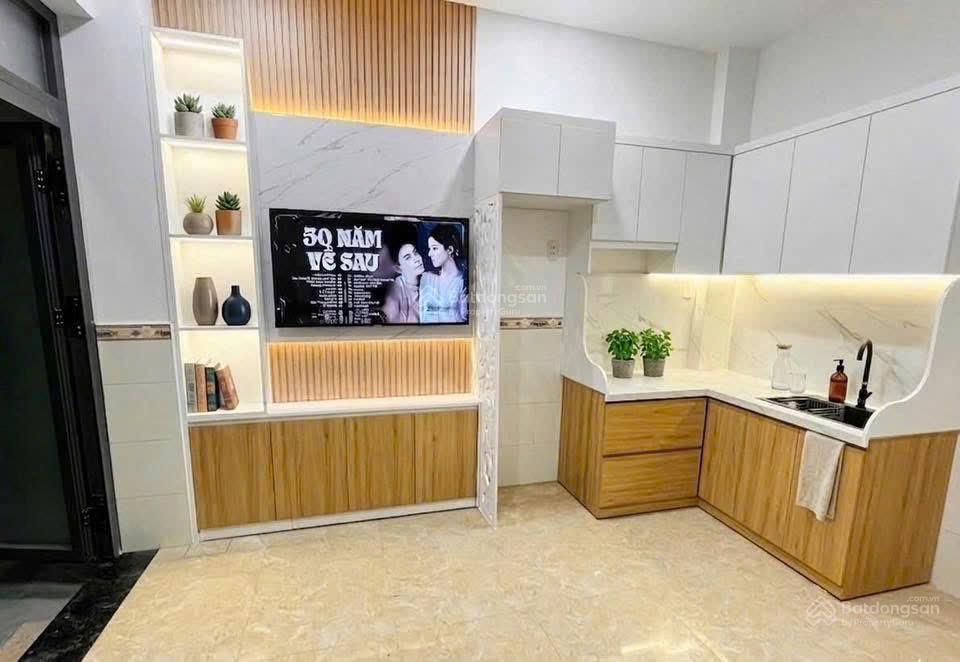 Nhà đẹp sổ hồng riêng  đ.nguyễn văn quỳ  quận 7