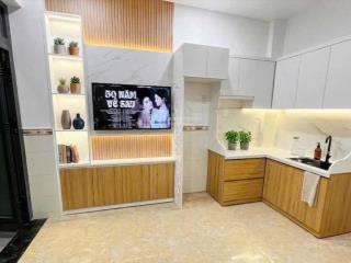 Nhà đẹp sổ hồng riêng  đ.nguyễn văn quỳ  quận 7
