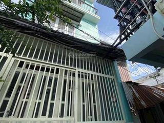 Bán nhà sổ riêng 3 tầng  gần chợ bùi văn ba  quận 7