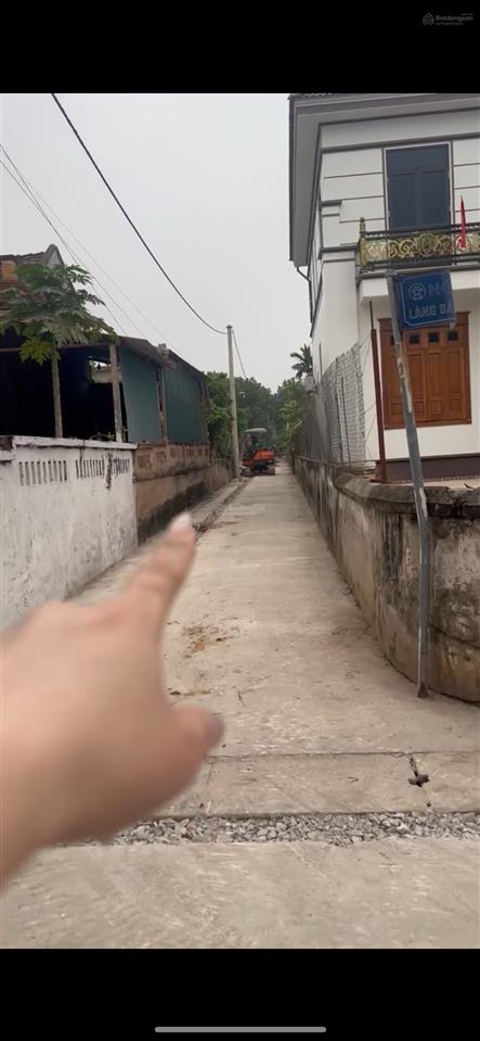 Cần bán 100m2 tại vân hà, giá 23tr/m2, ô tô vào đất