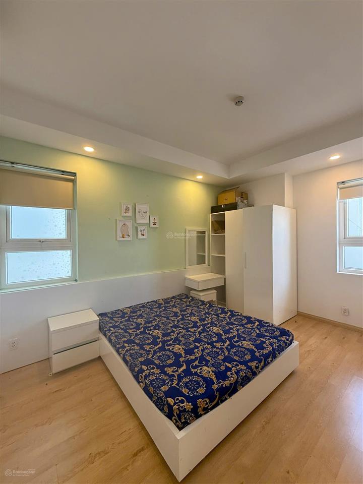Bán căn hộ chung cư melody, 83m2 gồm 2 phòng ngủ, phòng khách rộng rãi, sổ hồng chính chủ