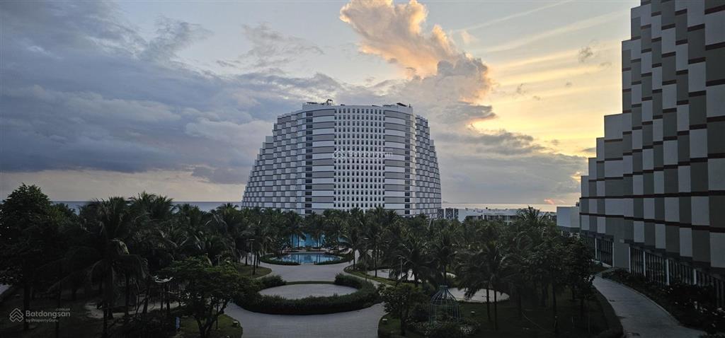 Căn hộ khách sạn mặt biển trong khuôn viên của resort 5 sao bán lại giá hợp lý cho mọi nhà
