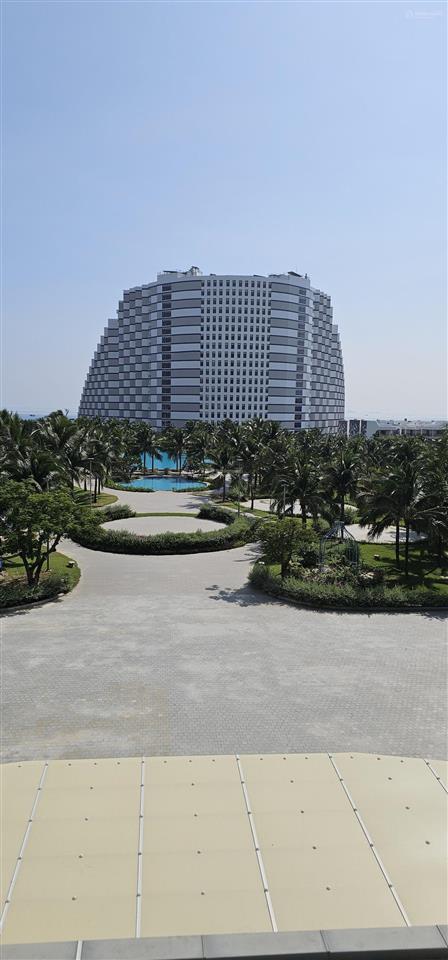Căn hộ khách sạn mặt biển trong khuôn viên của resort 5 sao bán lại giá hợp lý cho mọi nhà
